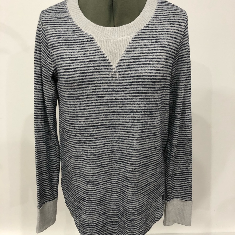 Abercrombie and Fitch top - NEW!